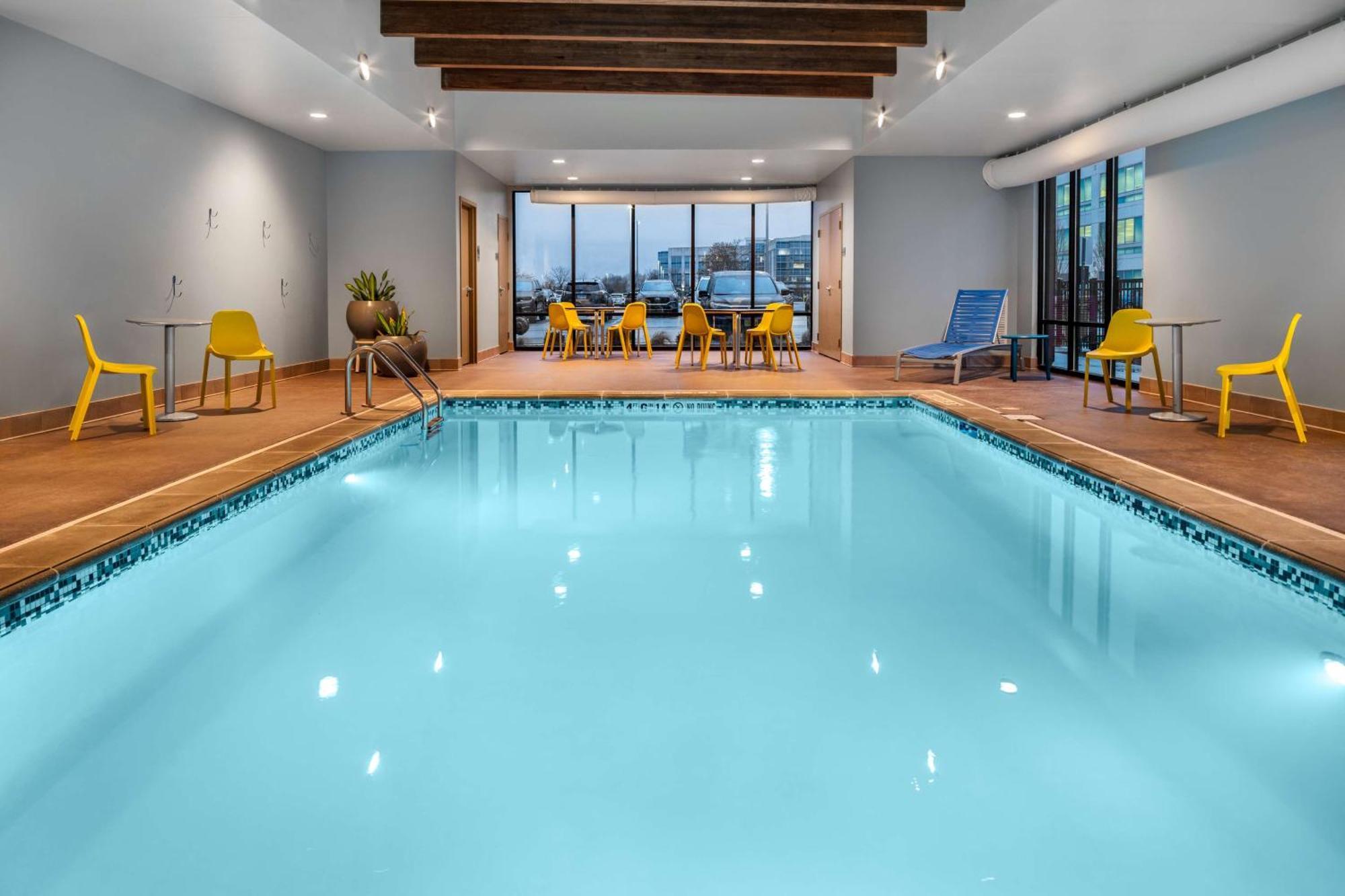 Home2 Suites By Hilton Indianapolis North At Intech Park Экстерьер фото