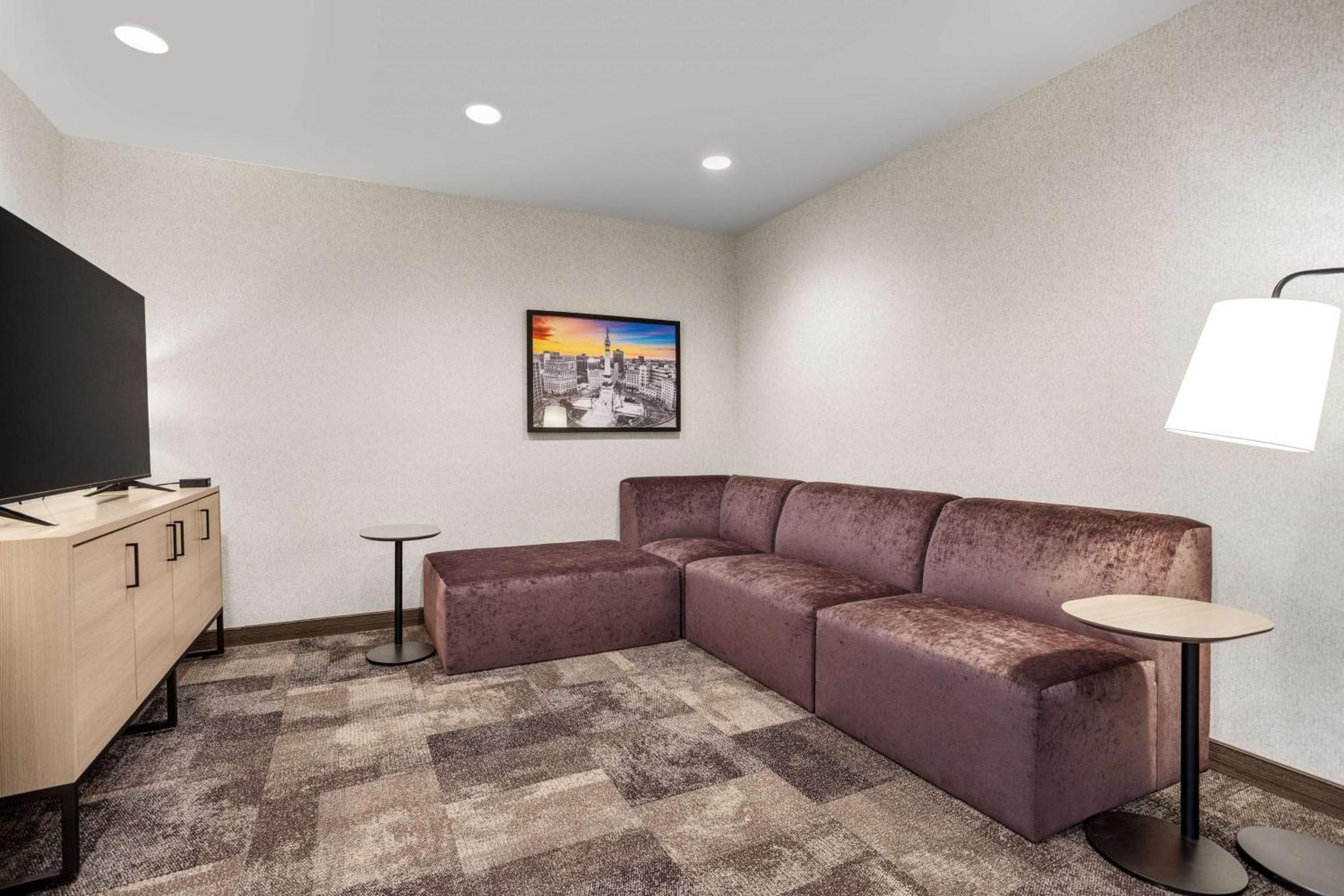 Home2 Suites By Hilton Indianapolis North At Intech Park Экстерьер фото
